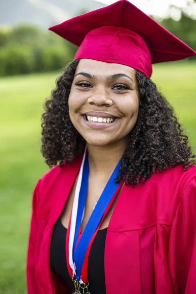 Portrait Beautiful Multiethnic Smiling Woman Graduation Cap — Stock Photo, Image
