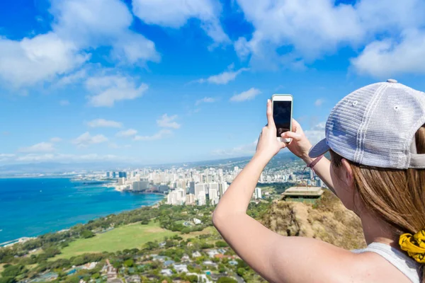 Woman Taking Cell Phone Photo City Honolulu Hawaii High City — Stock Photo, Image