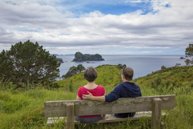 Erkek ve kadın okyanus güzel zevk