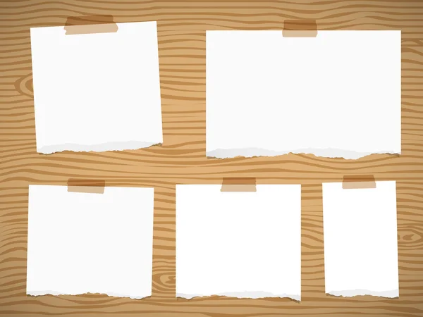 갈색 나무 벽 또는 보드에 sticked 찢어진된 흰색 빈 참고 종이 조각 — 스톡 벡터