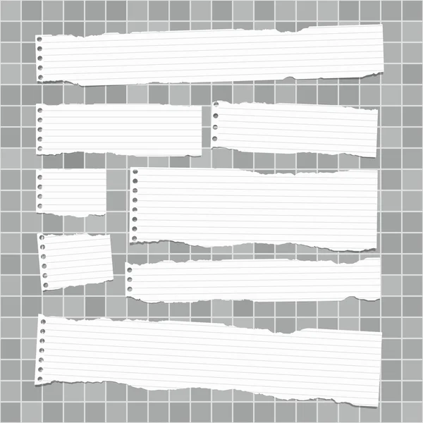 Stücke von gerissenem, weiß liniertem Notizbuch sind auf grauem, quadratischem Muster aufgeklebt, Wand — Stockvektor