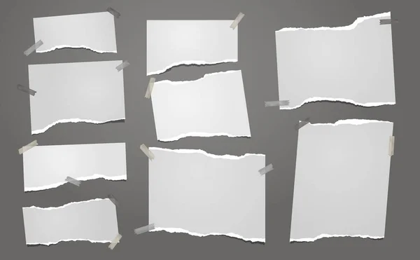 Conjunto de notas brancas rasgadas, pedaços de papel de caderno presos no fundo cinza escuro. Ilustração vetorial — Vetor de Stock