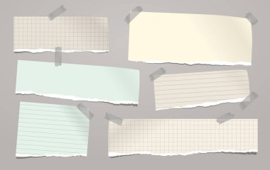 Yırtık beyaz ve renkli notlar seti, not defteri kâğıdı şeritleri yazı, reklam ya da tasarım için gri arka planda. Vektör illüstrasyonu