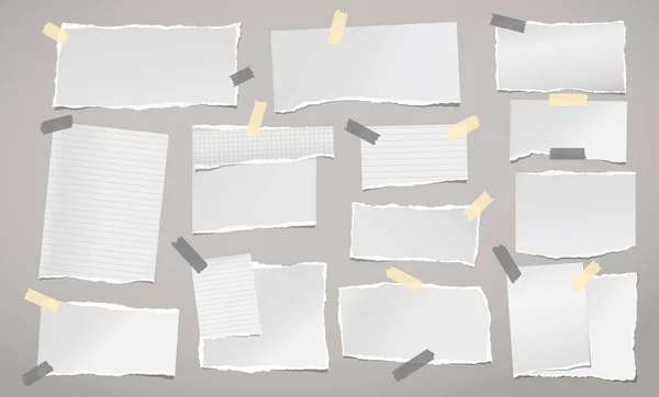 Conjunto de notas blancas desgarradas, las rayas de papel de cuaderno están sobre fondo gris para texto, publicidad o diseño. Ilustración vectorial — Vector de stock