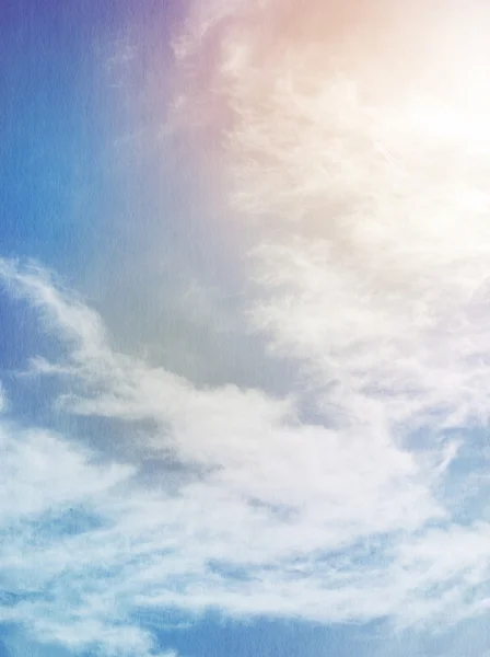 Vintage himlen med moln och solljus — Stockfoto