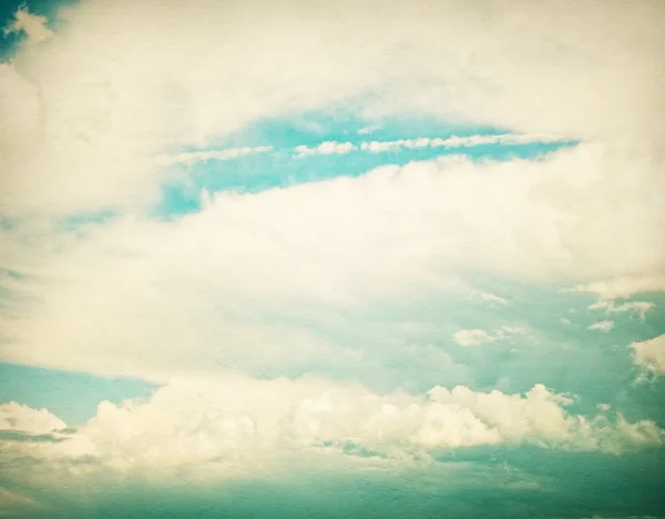 Wolken am blauen Himmel. — Stockfoto