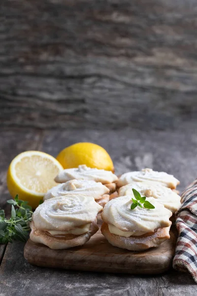 Deliziosi Frollini Con Ripieno Limone Panna — Foto Stock