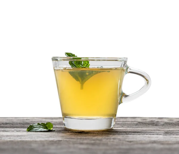 Thé Vert Menthe Dans Une Tasse Verre Isolé Sur Blanc — Photo