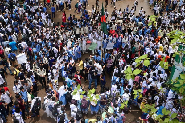 Bengaalse Studenten Blokkeren Een Weg Tijdens Een Studentenprotest Dhaka Augustus — Stockfoto