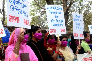 Bangladeşli kadınlar 8 Mart 2021 'de Bangladeş' in Dhaka kentinde düzenlenen Uluslararası Kadın Günü kutlamalarına katıldılar..