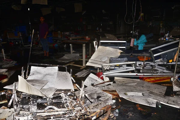 Hasarlı tıbbi malzeme ve yataklar, 17 Mart 2021 'de Bangladeş' in Dhaka kentindeki Dhaka Tıp Fakültesi ve Hastanesi 'nin COVID-19 Coronavirus Yoğun Bakım Birimi' nde (ICU) görüldü. En az üç COVID-19 hastası...