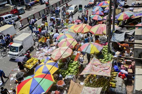 People Gather Fruit Market Buy Needs Bangladesh Authorities Enforced Strict — Stock Photo, Image