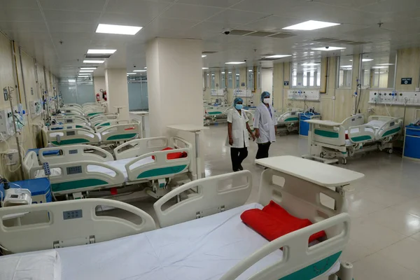 2021年4月18日 バングラデシュのダッカにおける冠動脈ウイルス患者のための最大の専門病院の一部のビュー ダッカに初のコロナウイルス専門病院が開設されました — ストック写真