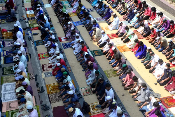 Bangladeşli Müslümanlar Mayıs 202 Bangladeş Dhaka Kentindeki Covid Coronavirus Salgınının — Stok fotoğraf