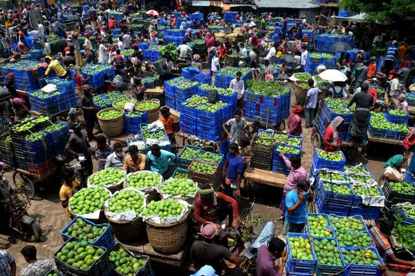 Люди Продают Манго Местном Рынке После Сбора Урожая Манго Время — стоковое фото