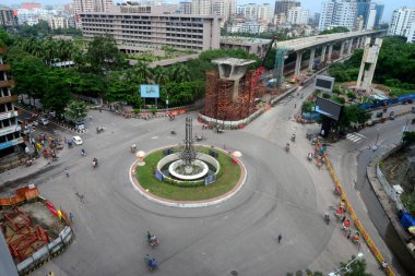 2 Temmuz 2021 'de Bangladeş' in Dhaka kentindeki Covid-19 Coronavirus tecridi sırasında boş bir yol manzarası. Bangladeşli yetkililer, koronavirüs enfeksiyonları ve koronavirüsle ilgili artışlar nedeniyle ülke genelinde bir hafta süresince genel tecrit uyguladı.