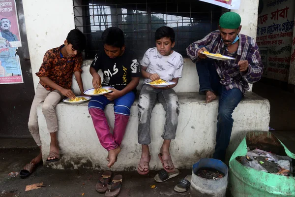 Desabrigados Fazem Fila Espera Por Ajuda Alimentar Durante Confinamento Imposto — Fotografia de Stock