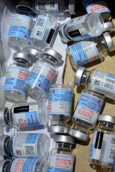 Moderna Covid19 Vakcina Üres Injekciós Üvegei Tömeges Vakcinázás Alatt Bangladesi — Stock Fotó