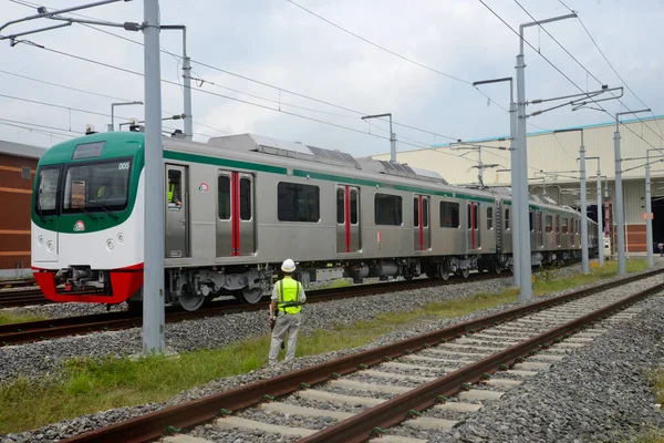 Primeiro Trem Metrô Bangladesh Durante Seu Primeiro Julgamento Formal Viaduto — Fotografia de Stock