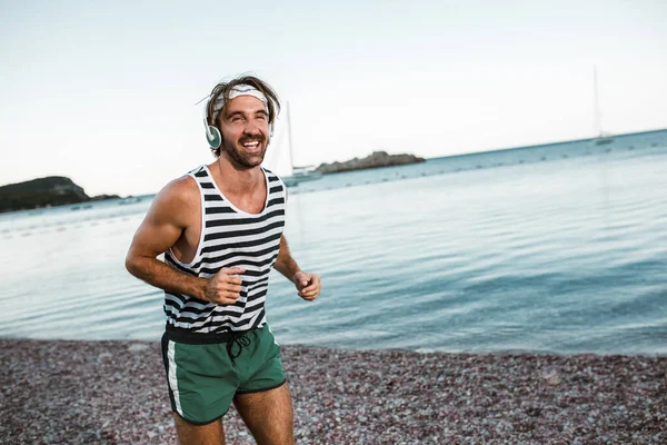 Hombre Corriendo Corriendo Playa Corredor Masculino Entrenamiento Fuera Entrenar — Foto de Stock