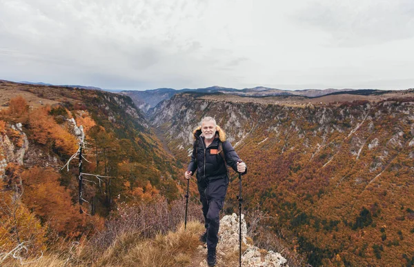 Happy Mature Man Hiking Autumn — Stock Photo, Image