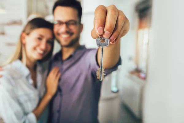 Happy Smiling Young Couple Showing Keys New House — Stock Photo, Image