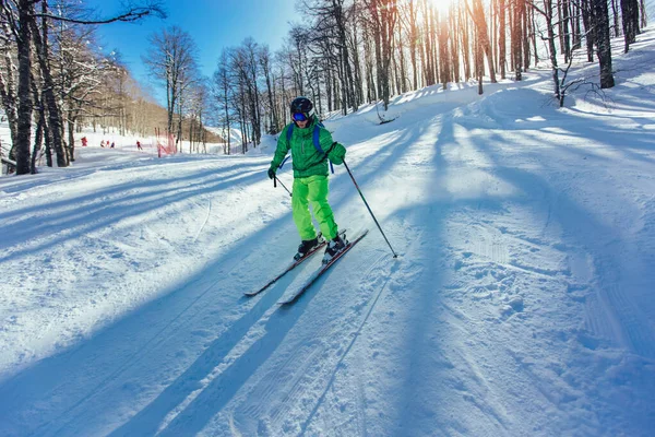 Esquiador Nas Montanhas Ski Atleta Profissional Esquiador Estância Esqui Férias — Fotografia de Stock