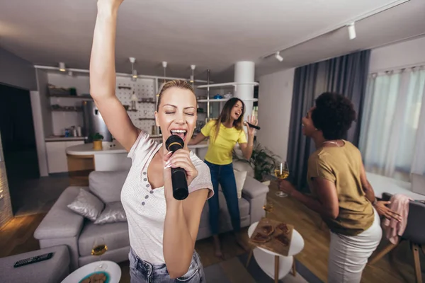 Group Young Women Spend Free Time Karaoke Sing Have Fun — Stock Photo, Image