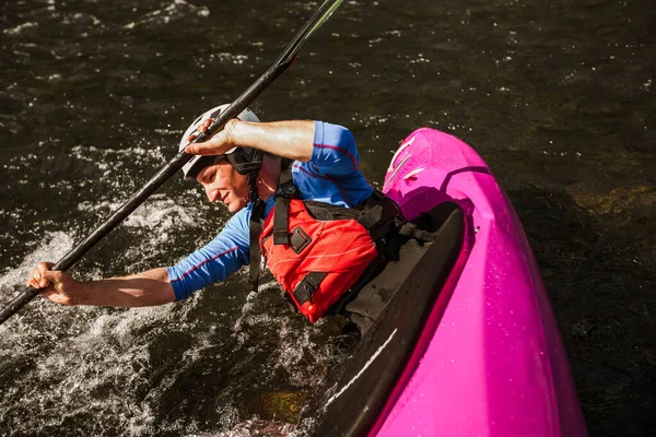 Beyazsu Kano Sporu Rafting Kanodaki Adam Dağ Nehrine Yelken Açıyor — Stok fotoğraf