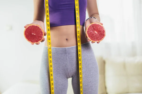 Human Holding Grapefruits Measuring Waist Tape Measure — Stock Photo, Image