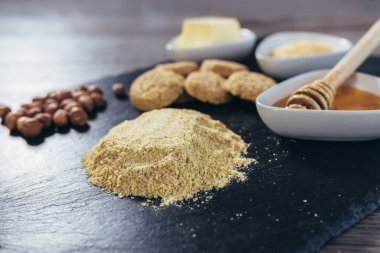 Makrobiyotik sağlıklı yiyecekler. Buğday filizinden kek 