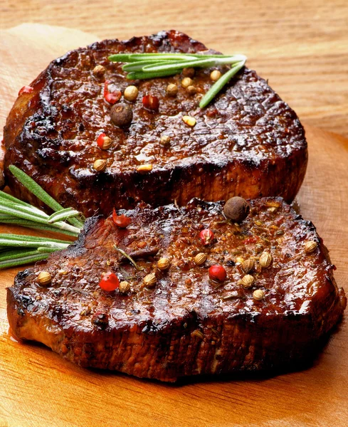 2 쇠고기 스테이크 — 스톡 사진