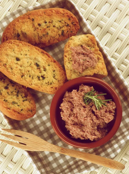 Pate met krokant brood — Stockfoto