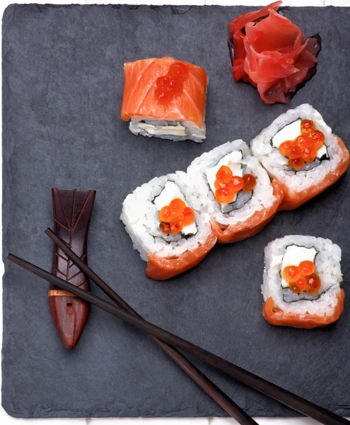 Zalm en kaviaar, Sushi — Stockfoto