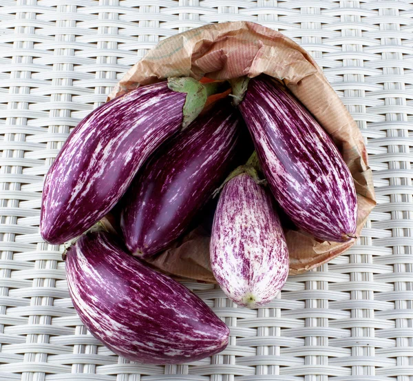 Aubergines rayées crues — Photo