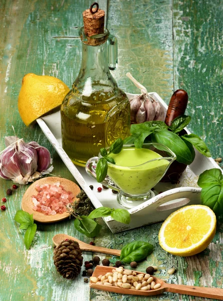 Frische Pesto-Sauce — Stockfoto