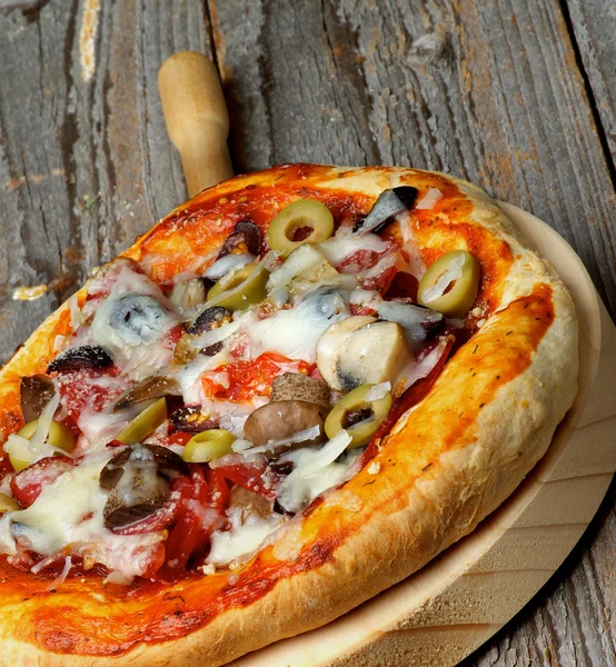 Pizza — Stockfoto