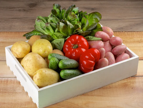 Caixa com legumes — Fotografia de Stock