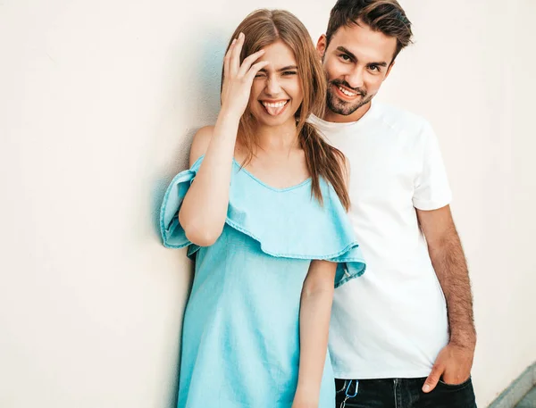 Portrait Smiling Beautiful Woman Her Handsome Boyfriend Woman Casual Summer — Stock Photo, Image