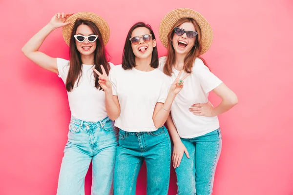 Trois Jeunes Filles Hipster Souriantes Shirt Blanc Tendance Vêtements Jeans — Photo