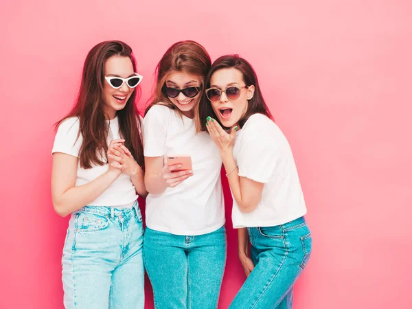 Trois Jeunes Filles Hipster Souriantes Shirt Été Tendance Des Vêtements — Photo