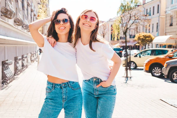 Two Young Beautiful Smiling Hipster Female Trendy Summer White Shirt — Stock Photo, Image