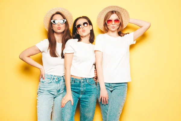 Three Young Beautiful Smiling Hipster Female Trendy Summer White Shirt — Stock Photo, Image