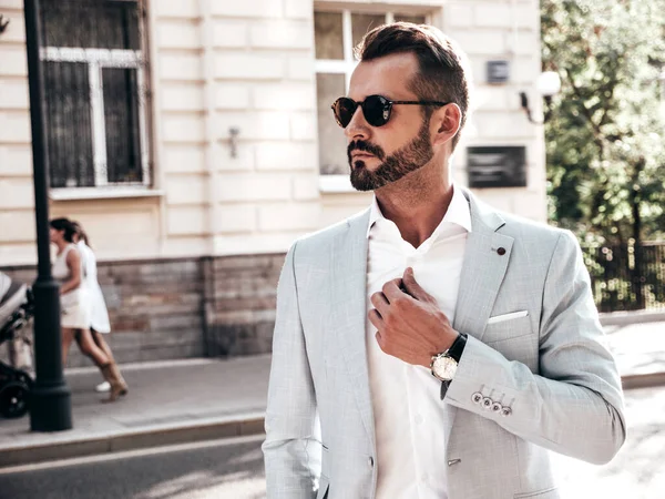 Ritratto Bello Fiducioso Elegante Hipster Lambersexual Modello Uomo Moderno Vestito — Foto Stock