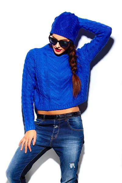 High fashion look.glamor stylish beautiful  young woman model with red lips  in blue sweater — Stock Photo, Image