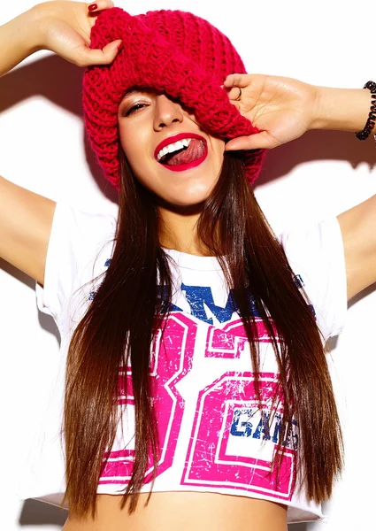 Mode tinggi lihat.glamor Model wanita muda yang cantik dengan bibir merah di musim panas warna cerah kain hipster — Stok Foto