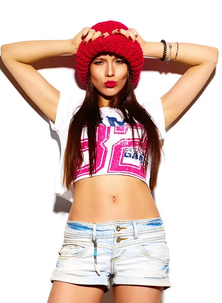 Mody look.glamor modelu stylowy piękna młoda kobieta z czerwonymi ustami w lecie jasny kolorowy hipster tkaniny — Zdjęcie stockowe