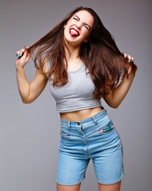 Yaz parlak kot hipster bez yüksek moda look.glamor şık seksi sürpriz güzel genç kadın modeli