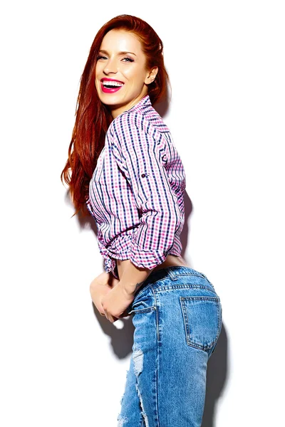 High fashion look.glamor snygga sexiga leende rolig vacker ung kvinna modell i sommar ljusa casual hipster duk — Stockfoto