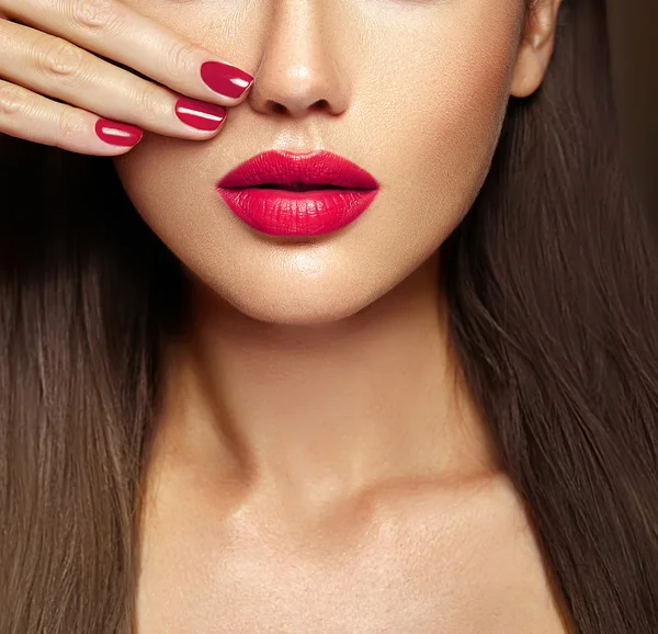 Señora de modelo sensual hermosa mujer con maquillaje diario fresco y limpio sano piel cara —  Fotos de Stock